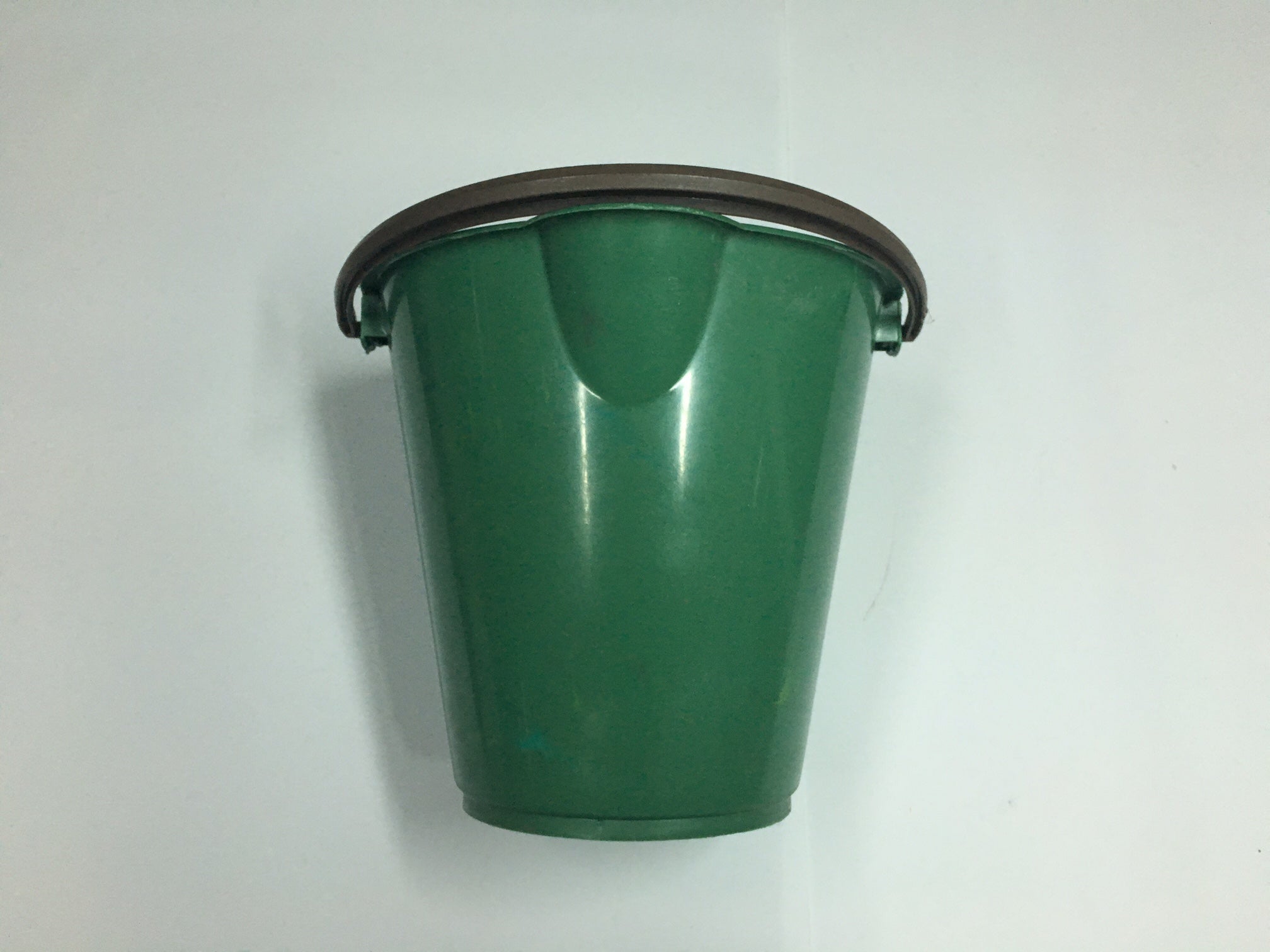 BALDE DE 12 LITROS (AGARRE PLASTICO)